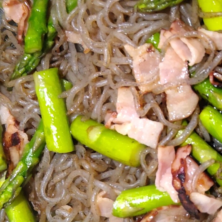 アスパラとしらたきのベーコン炒め